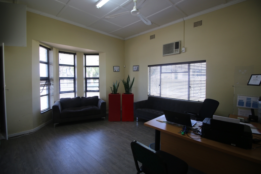 5 Bedroom Property for Sale in Berea Eastern Cape